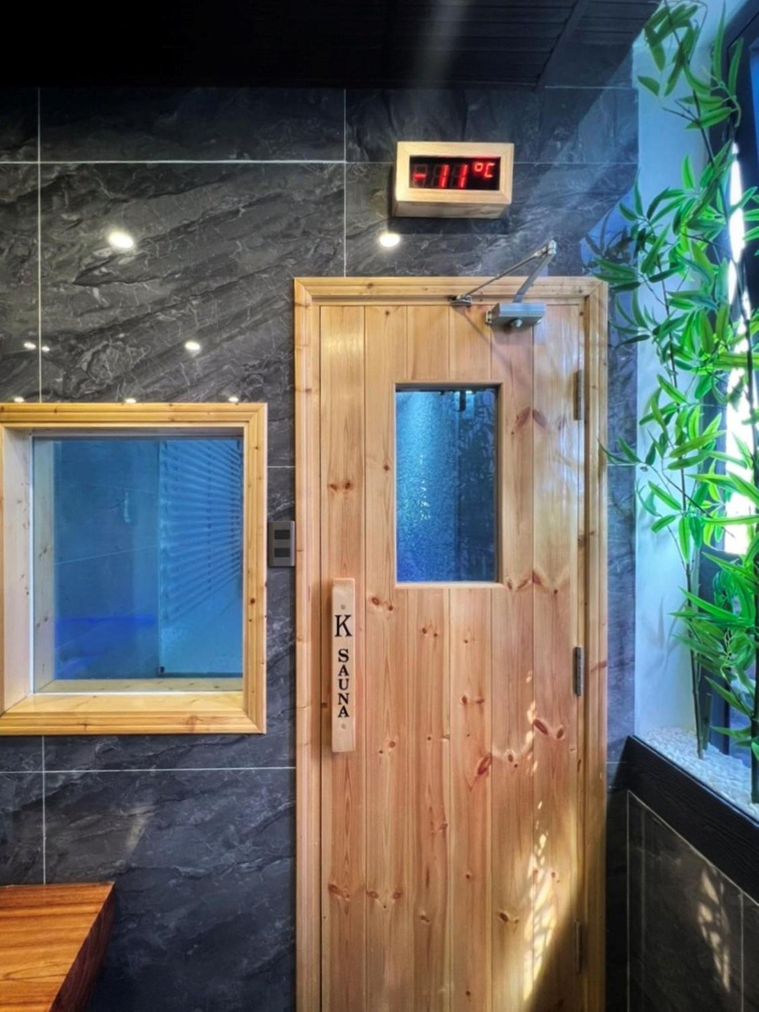 K Hotel Sauna And Massage Дананг Экстерьер фото