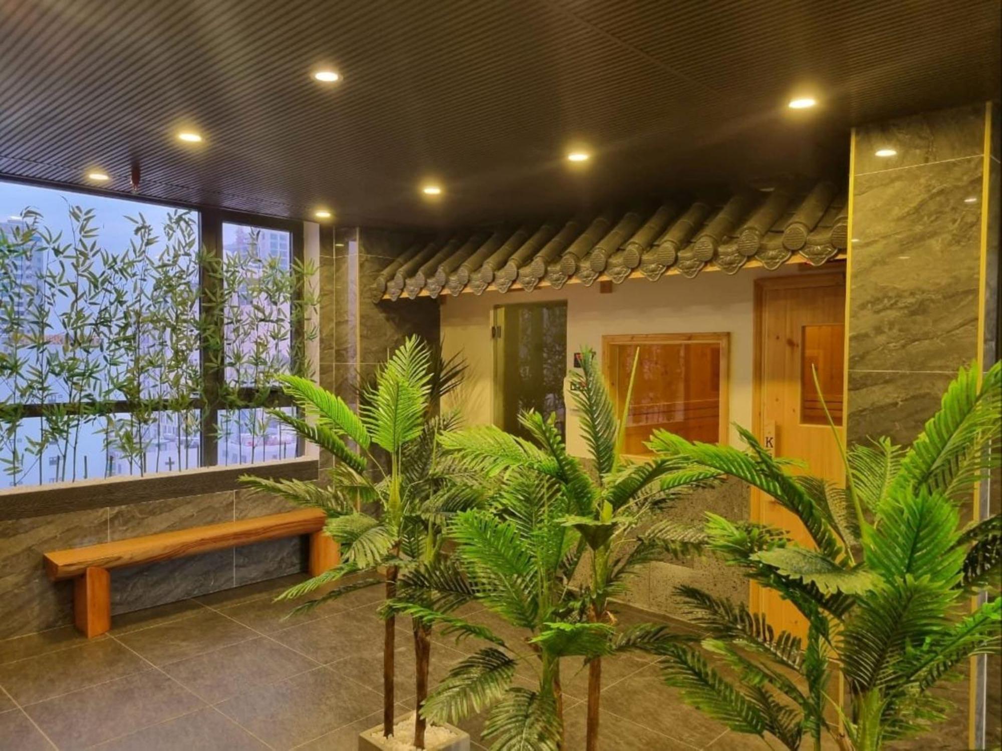 K Hotel Sauna And Massage Дананг Экстерьер фото