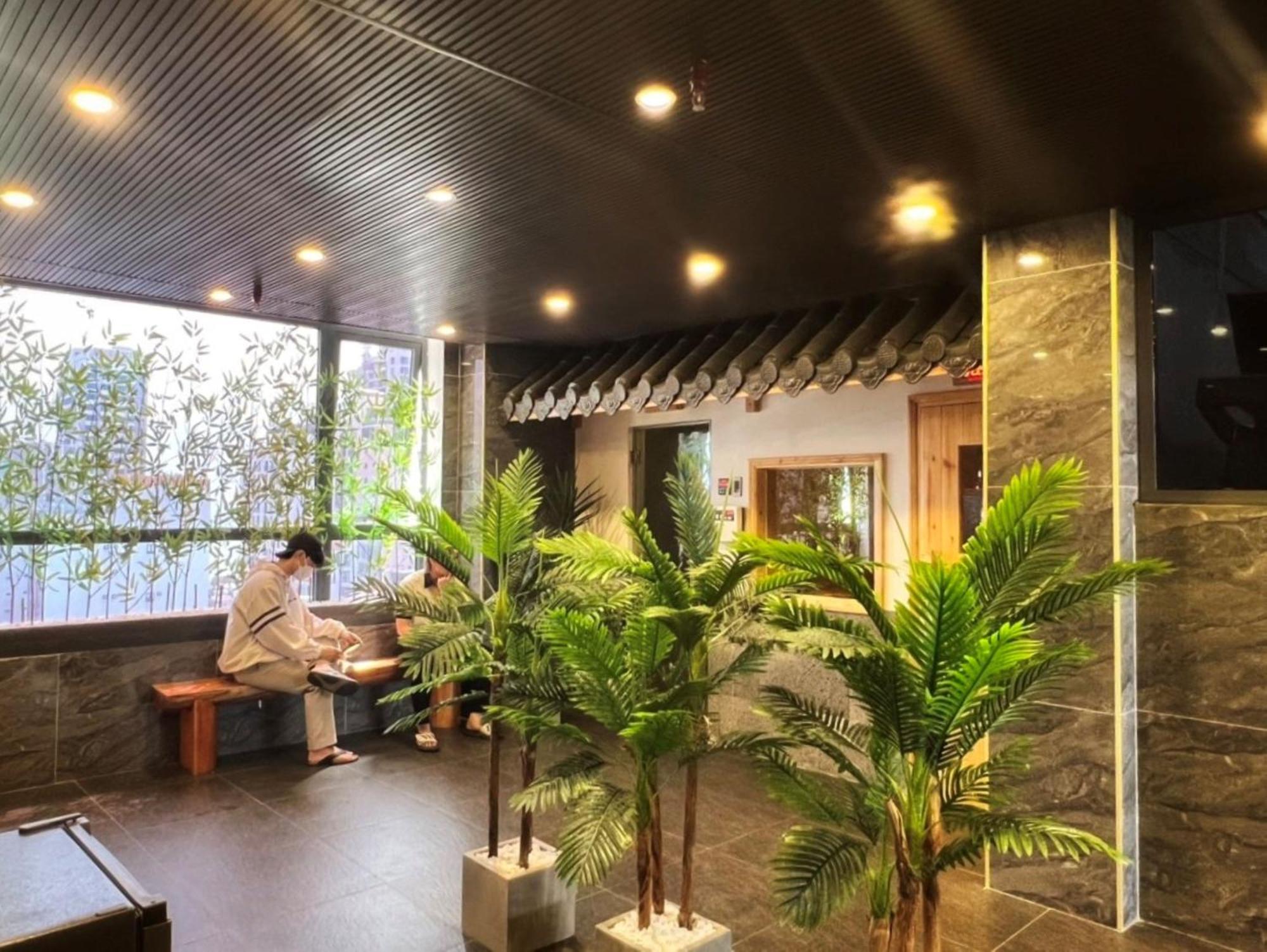 K Hotel Sauna And Massage Дананг Экстерьер фото